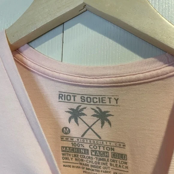 Riot Society Pink Bear Logo Tee - Picture 5 of 5